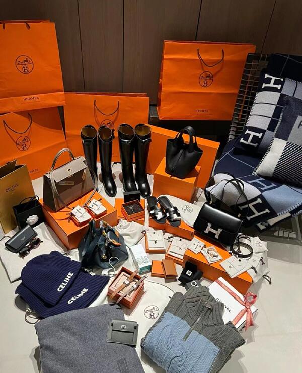 江门回收奢侈品鞋服.jpg